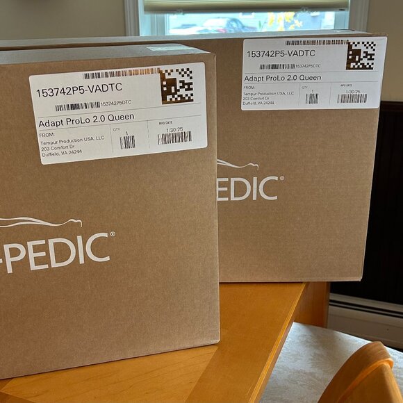 TWO (2) Brand New in Box Tempur Pedic Tempur-Adapt ProLo 2.0 Queen Pillows - Picture 2 of 8